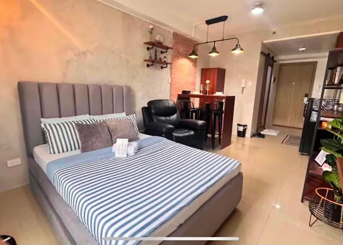 Apartahotel Modern Industrial Unit Near Moa Manila
