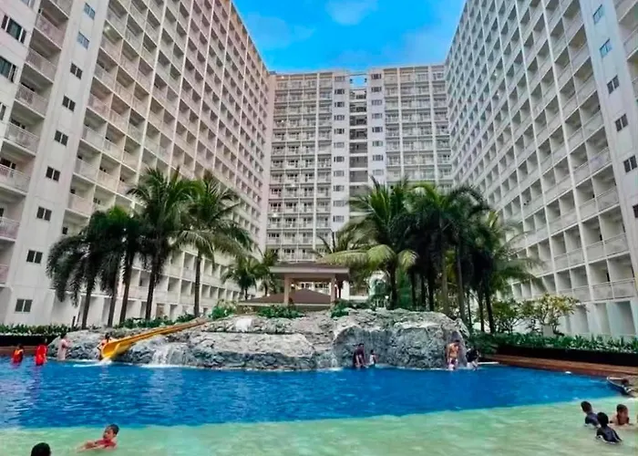 Apartahotel Modern Industrial Unit Near Moa *