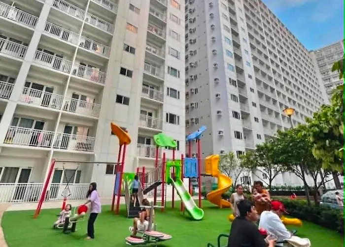 Modern Industrial Unit Near Moa Apartahotel *